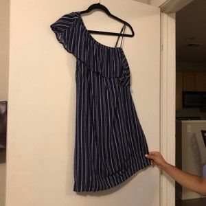 One shoulder ruffle top mini dress